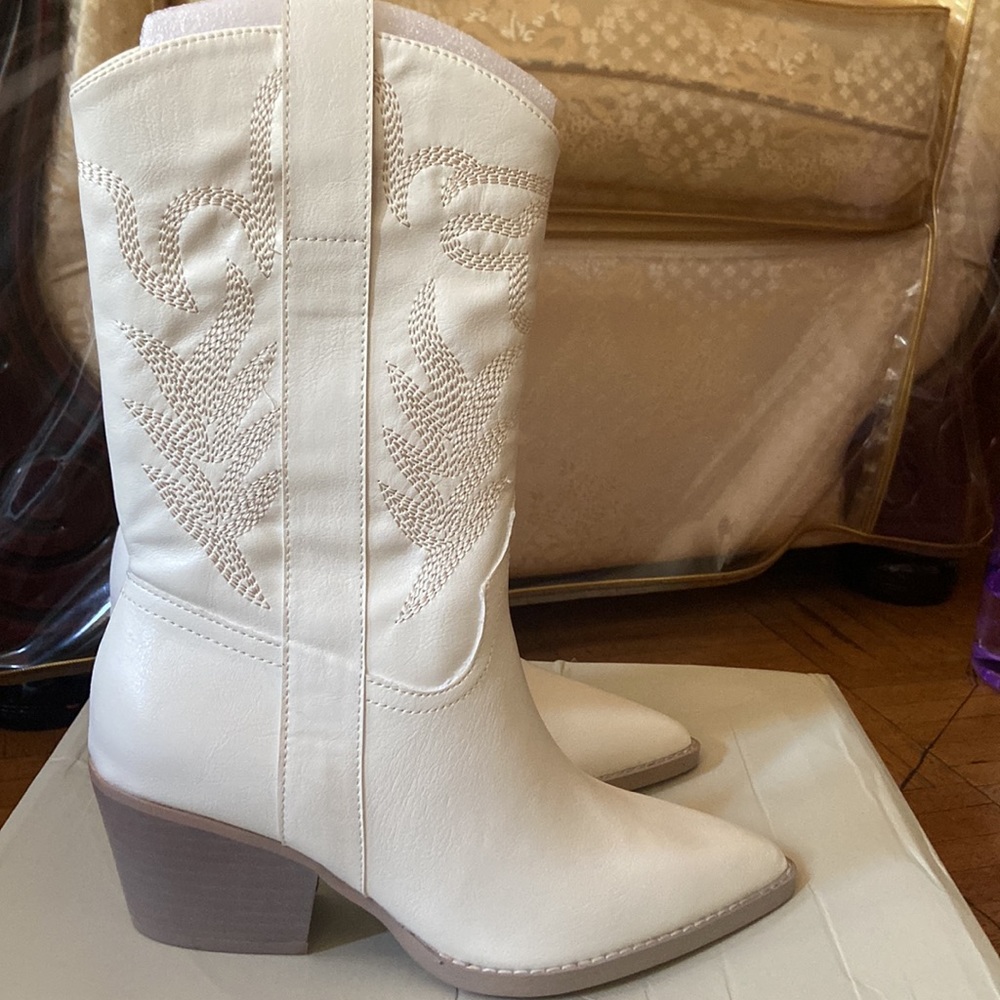 Sephira Heeled Western Boot